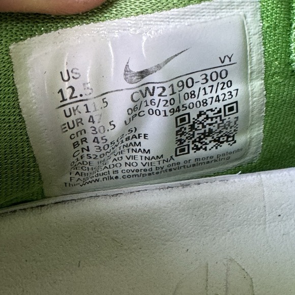 Size 13 - Kobe 6 2010 Grinch Green/Volt-Crimson-Black CW2190-300